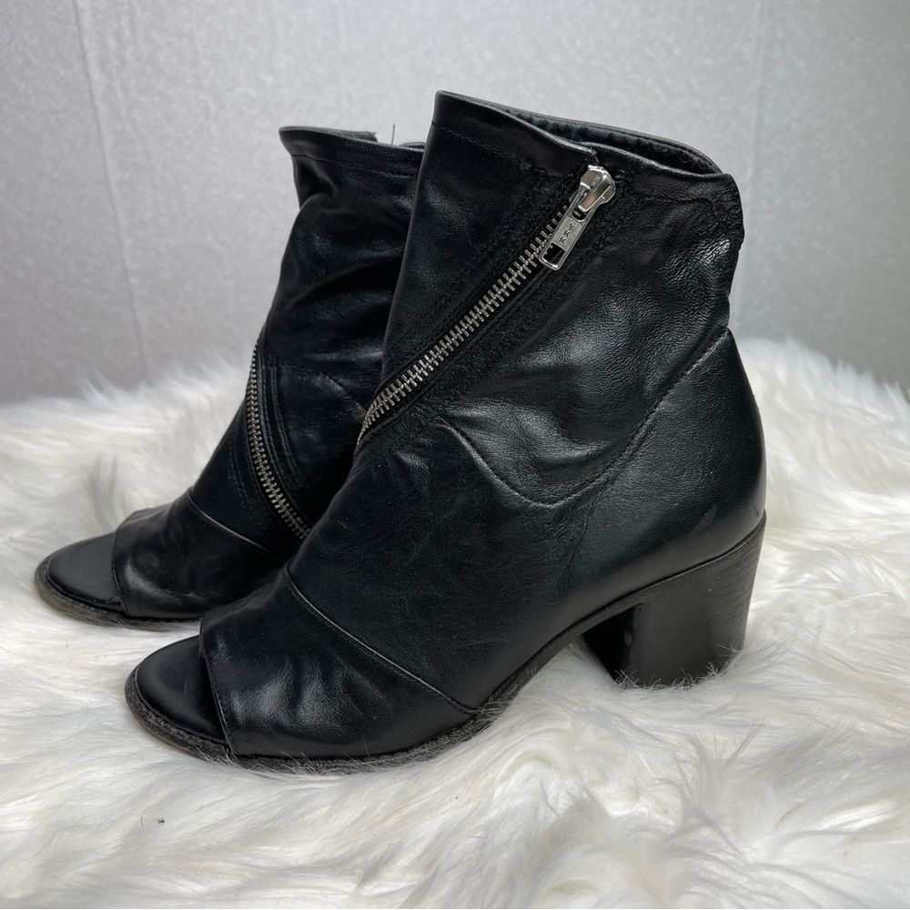 Summit by White Mountain Peep Toe Leather Fantasia Booties 37